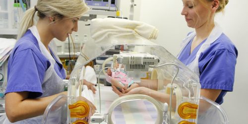 Neonatologie Frühchenversorgung Frühchenpuppe Mit Zwei Schwestern 4 X