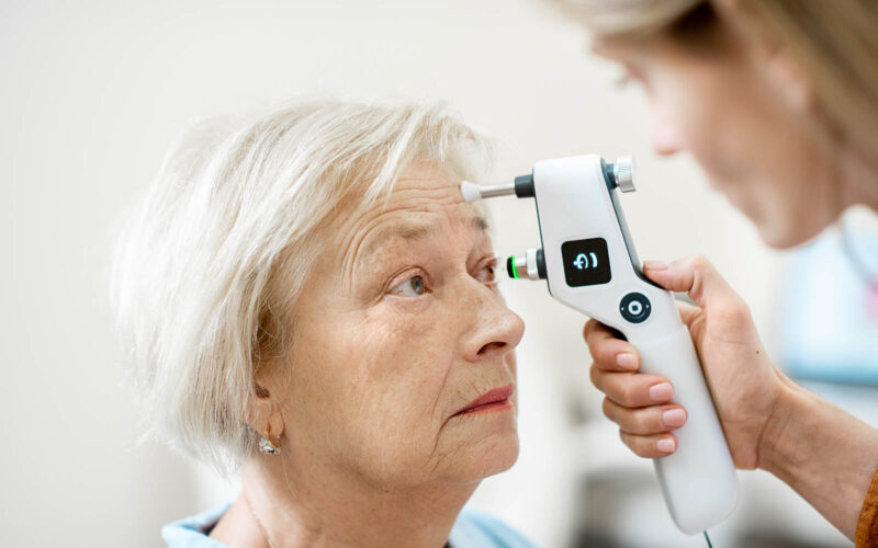 Messung Augeninnendruck Tonometer